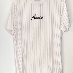 ASOS Men’s white mens pullover shirt enscribed Amour size XL 40 in chest